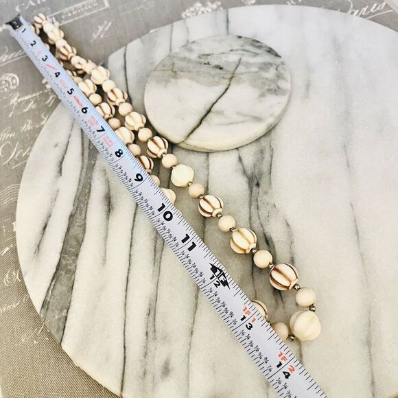 Vintage 1970s Beaded Necklace Off White Beads Single Strand Retro MCM Jewelry - Picture 7 of 7